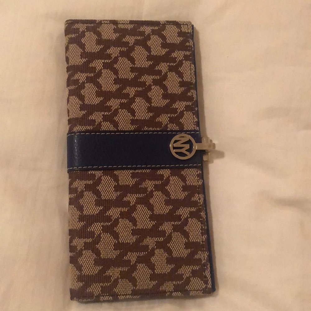 NY wallet in brown n.blue